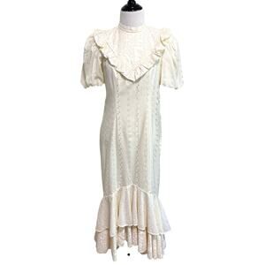 Vintage Womens Hawaiian Dress Muumuu S Cream White Quilt Pattern Eyelet Train